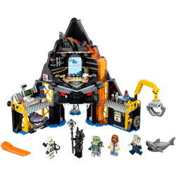 LEPIN 06072 Volcanic lava base filled with the King of the Tudors