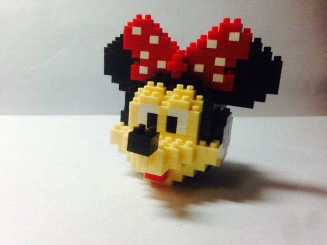 Review LOZ Diamond Blocks Model 9414-Mickey Mouse-10