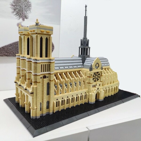 PZX 9923 Notre-Dame de Paris