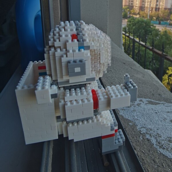 SC 8803-1 Astronaut with White Helmet