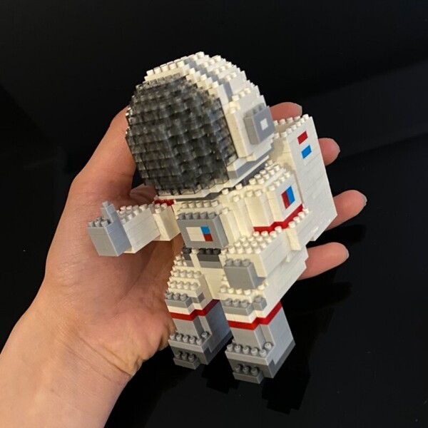 SC 8803-2 Astronaut with Black Helmet