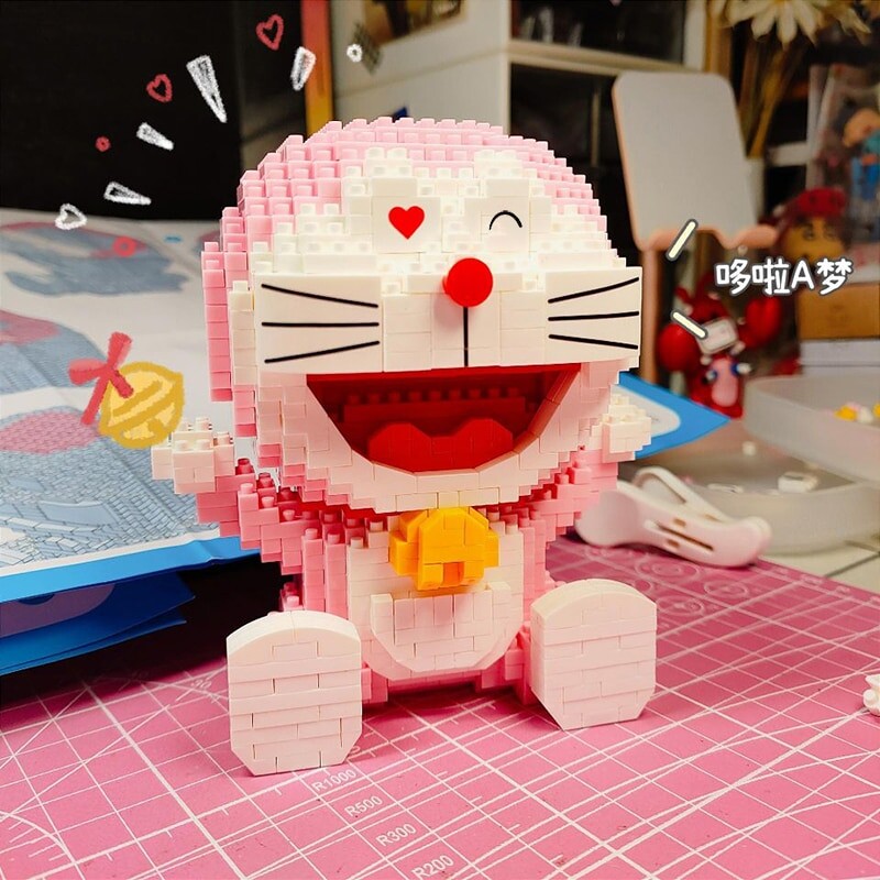 LP 200563 Pink Sitting Doraemon