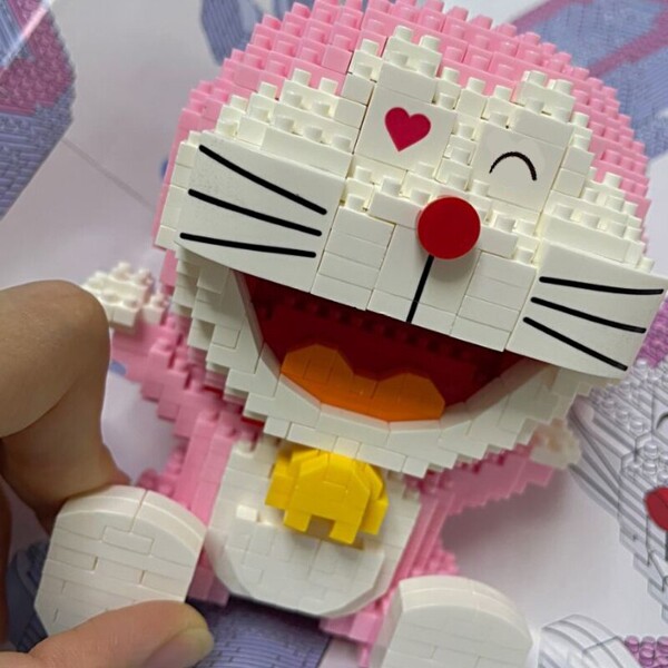 LP 200563 Pink Sitting Doraemon