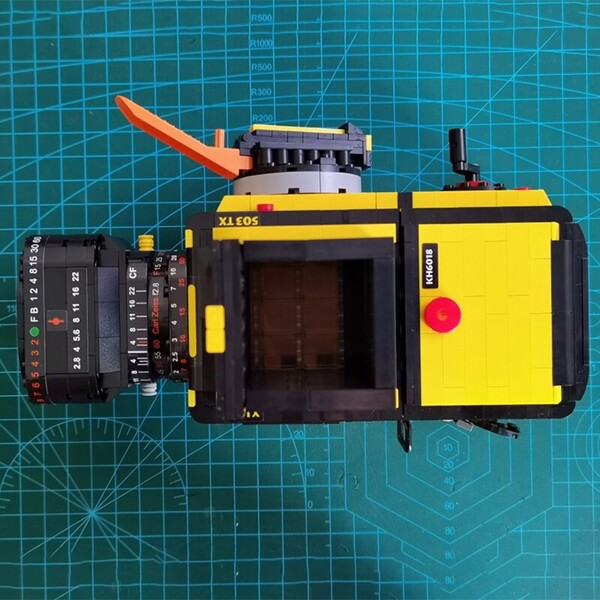 Lin 00848 Yellow Advanced Digital SLR Camera