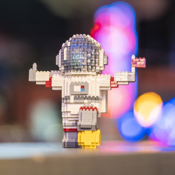 SC 8003-5 Standing Spaceman with LED Light Black Helmet and Red Flag