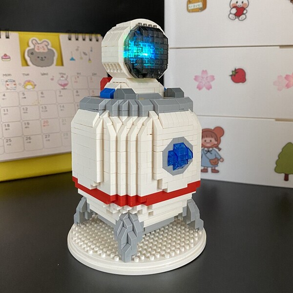 WISE HAWK 2683-2685 Space Astronaut