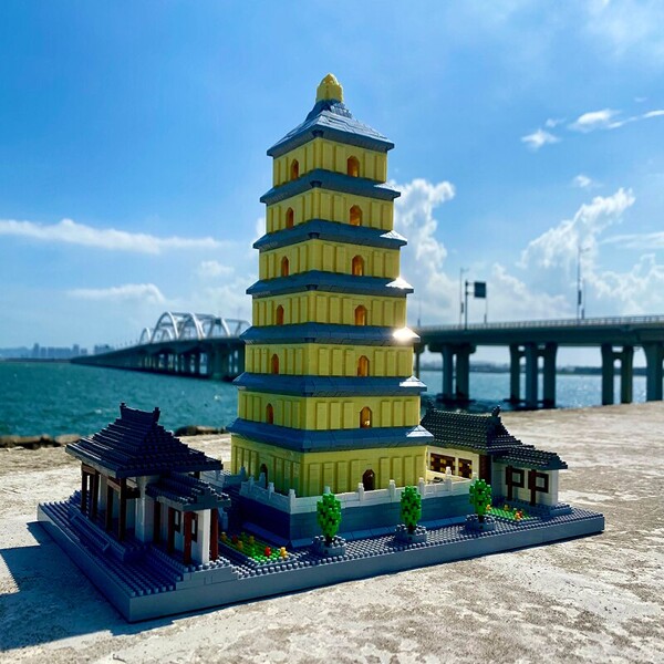 Lezi 8185 Giant Wild Goose Pagoda Tower