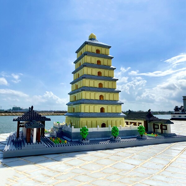 Lezi 8185 Giant Wild Goose Pagoda Tower