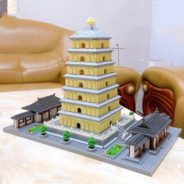 Lezi 8185 Giant Wild Goose Pagoda Tower
