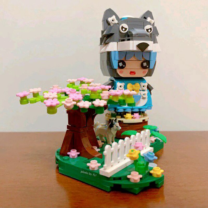LOZ 1662 Kid Wearing Wolf Hat and Sakura Tree