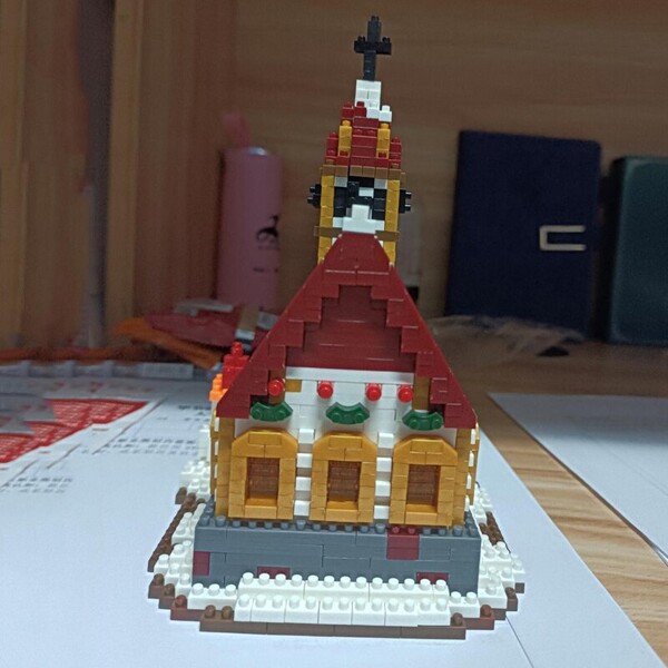Boyu 8419A Architecture Merry Christmas Winter Church Snowman Tree