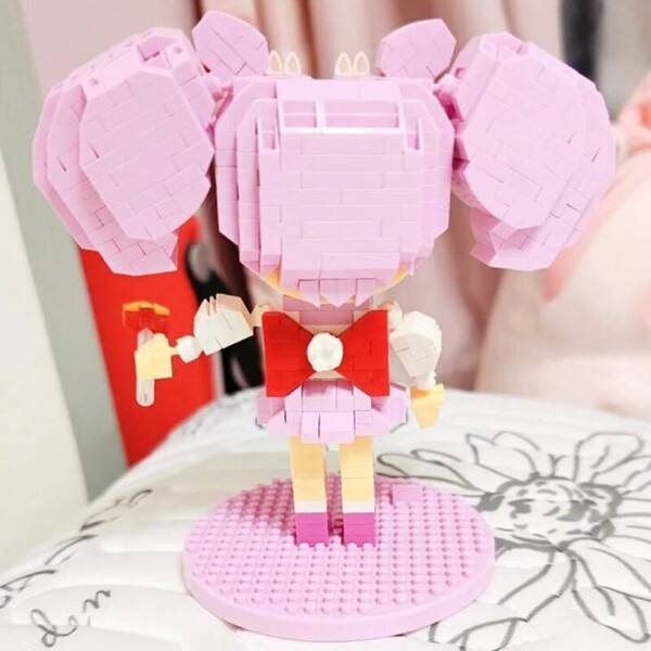 LOZ 9211 Anime Sailor Moon Tsukino Usagi Chibiusa Soldier Doll Model