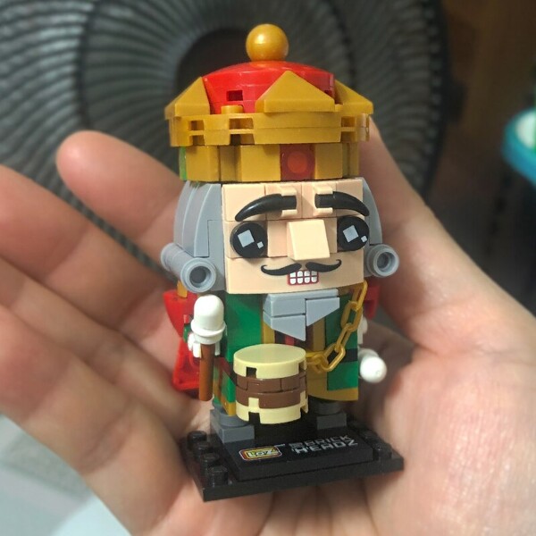 LOZ 1461-1465 Middle Ages Army Nutcracker King Emperor Soldier Doll Royal Guard Model