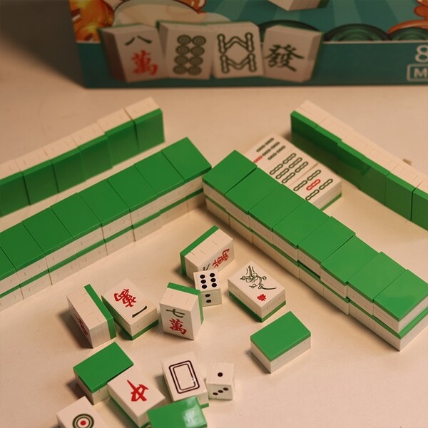Moyu 97049 Chinese Traditional Mahjong Dice Set Table Game Model