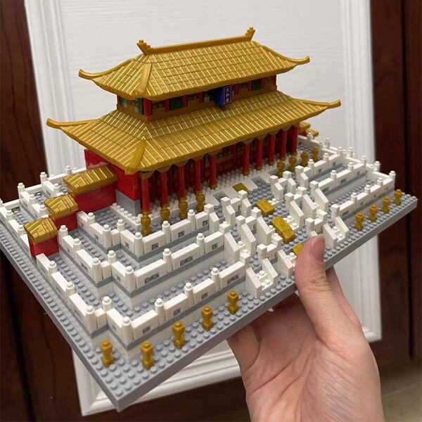 YZ 66536 World Architecture Hall of Supreme Harmony Palace Model