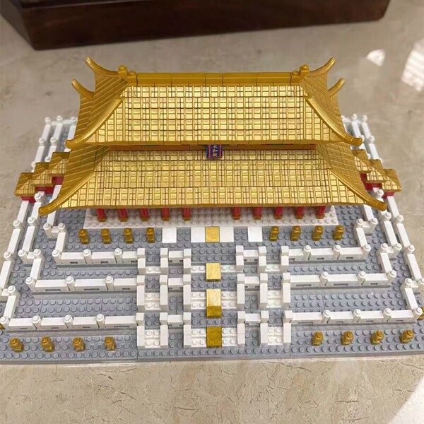 YZ 66536 World Architecture Hall of Supreme Harmony Palace Model
