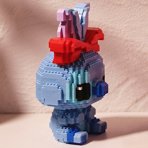 HC 9002 Blue Alien Dog Monster Sit