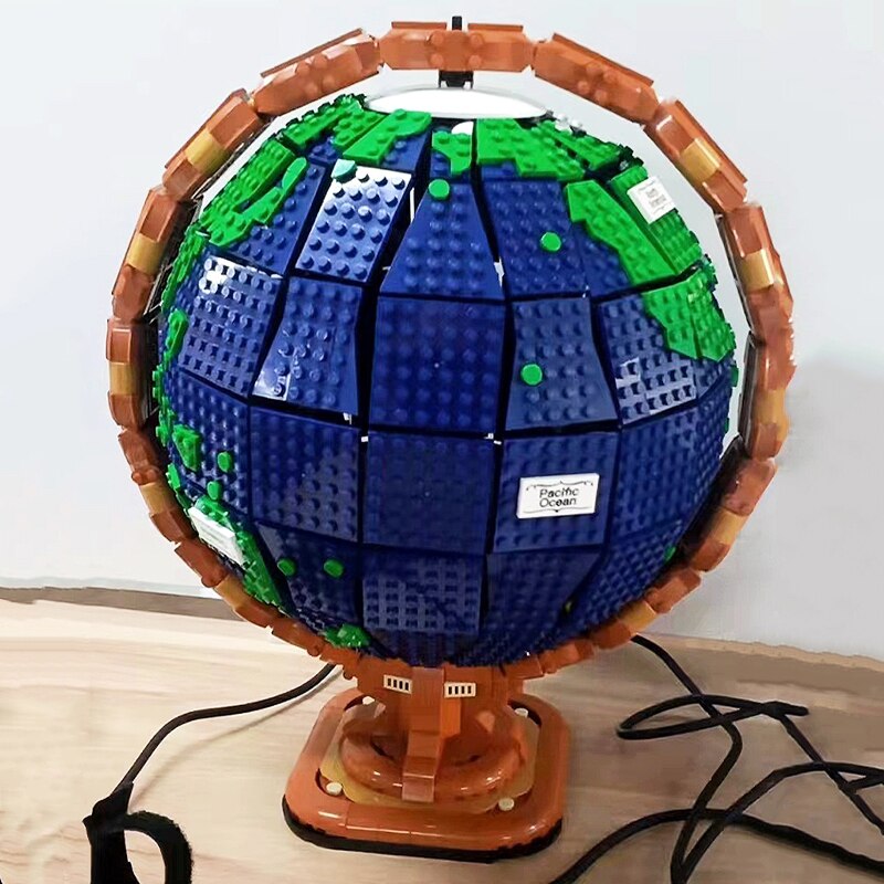 Lezi 01038 Retro Rotating Terrestrial Globe