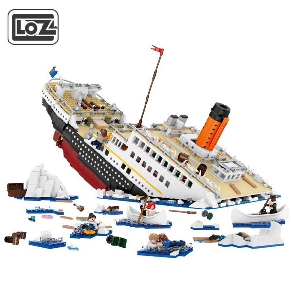 LOZ 1060 Titanic Ship