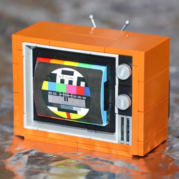 JAKI 8210 Retro Antique Color Television Antenna TV Set