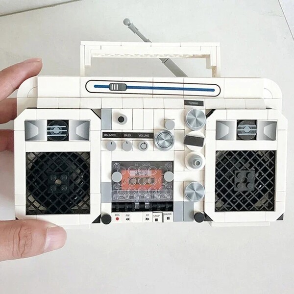 Lezi 00938 Retro Classic Antenna Radio Tape Player Music Recorder Machine