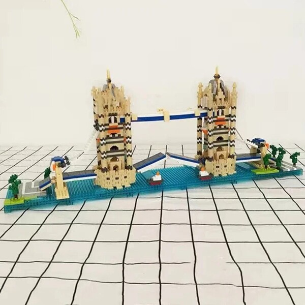 YZ 056 London Tower Bridge Thames River Ship Tree