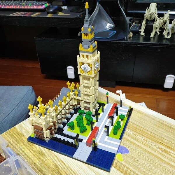 YZ 058 Elizabeth Clock Tower Big Ben Westminster Palace Bus