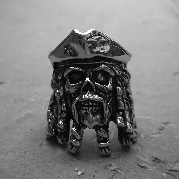 Vintage Pirates Skull Stainless Steel Rings Mens Black Pearl Captain Biker Ring Motorcycle Rock Punk Jewelry - Skull Outfit